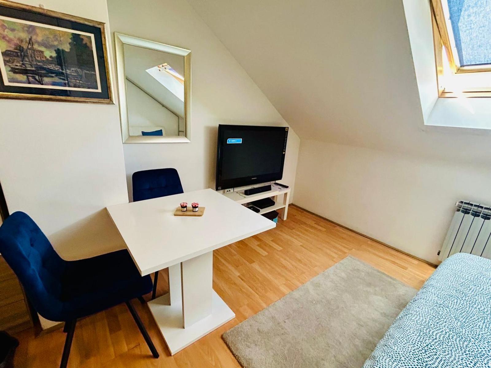 Mia Airport studio apartment Velika Gorica Esterno foto