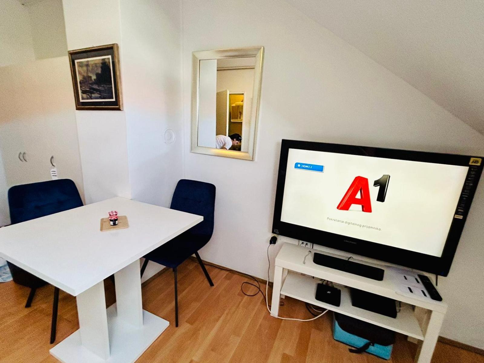 Mia Airport studio apartment Velika Gorica Esterno foto