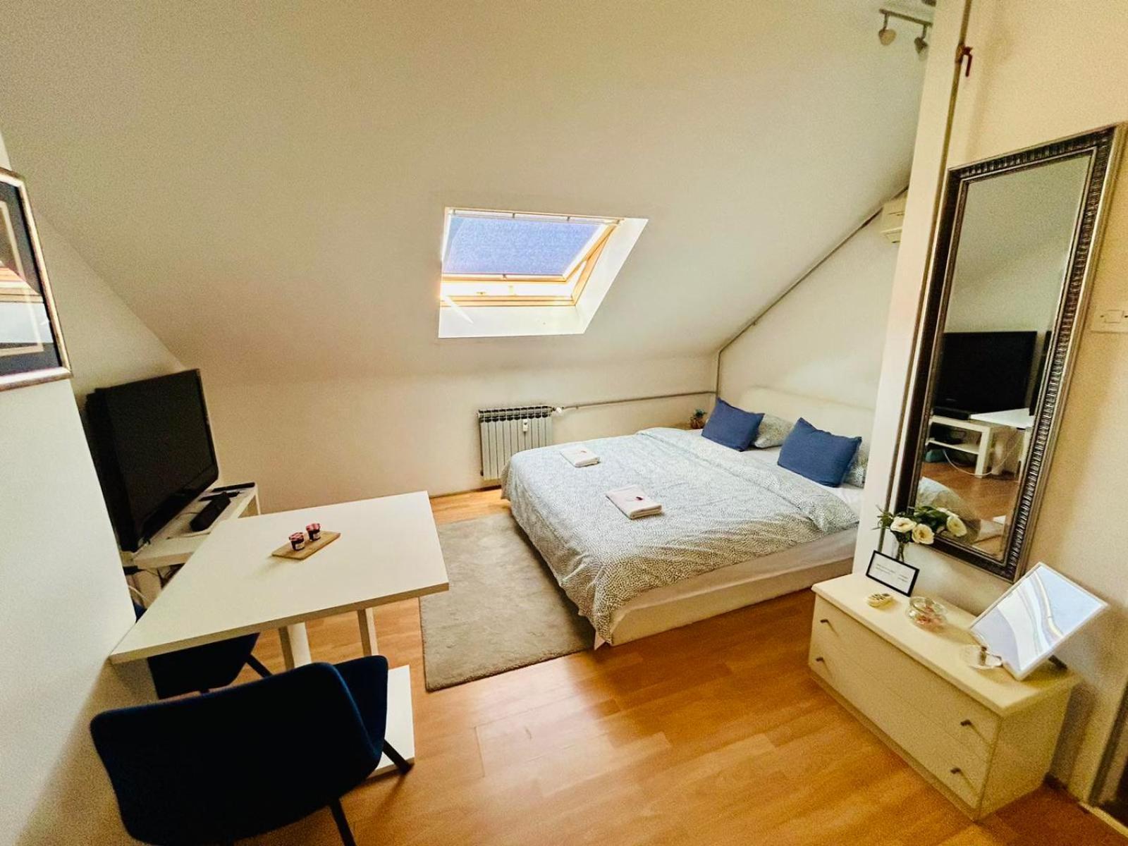 Mia Airport studio apartment Velika Gorica Esterno foto