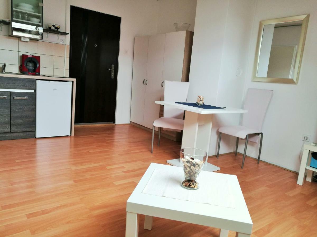 Mia Airport studio apartment Velika Gorica Esterno foto