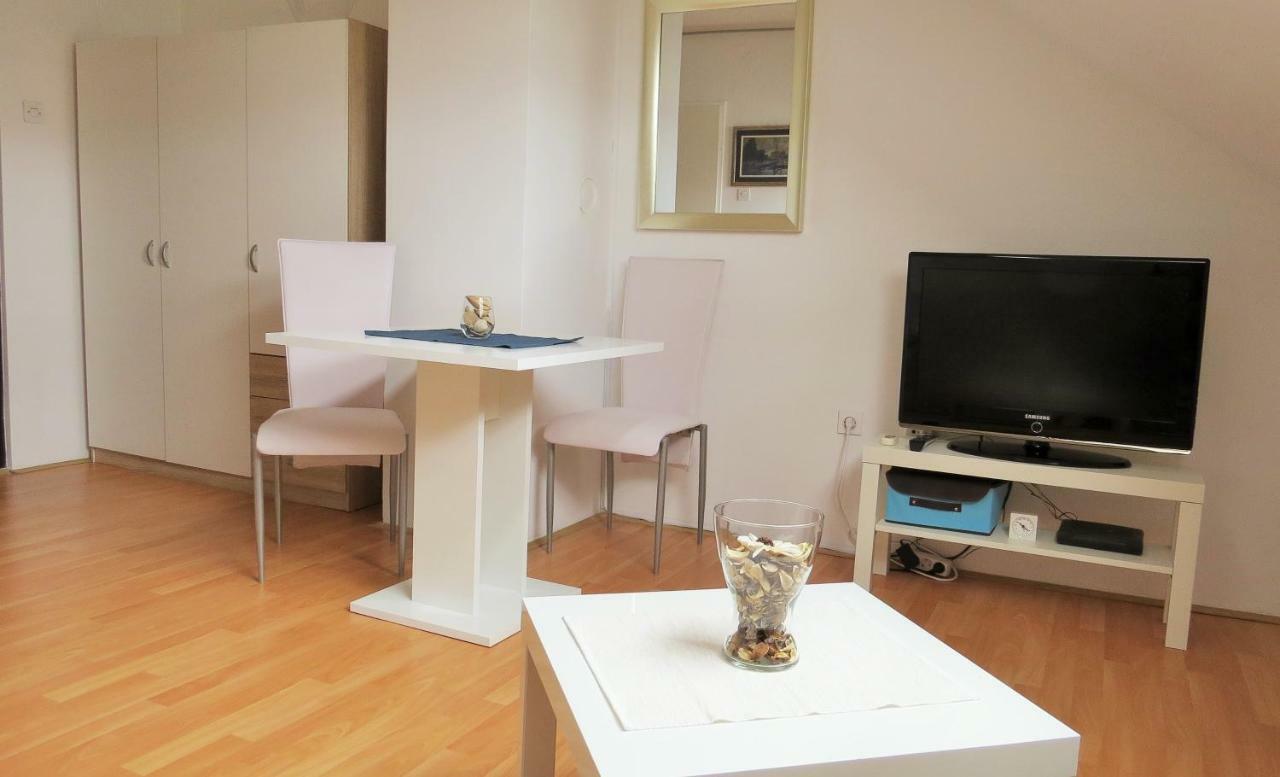 Mia Airport studio apartment Velika Gorica Esterno foto